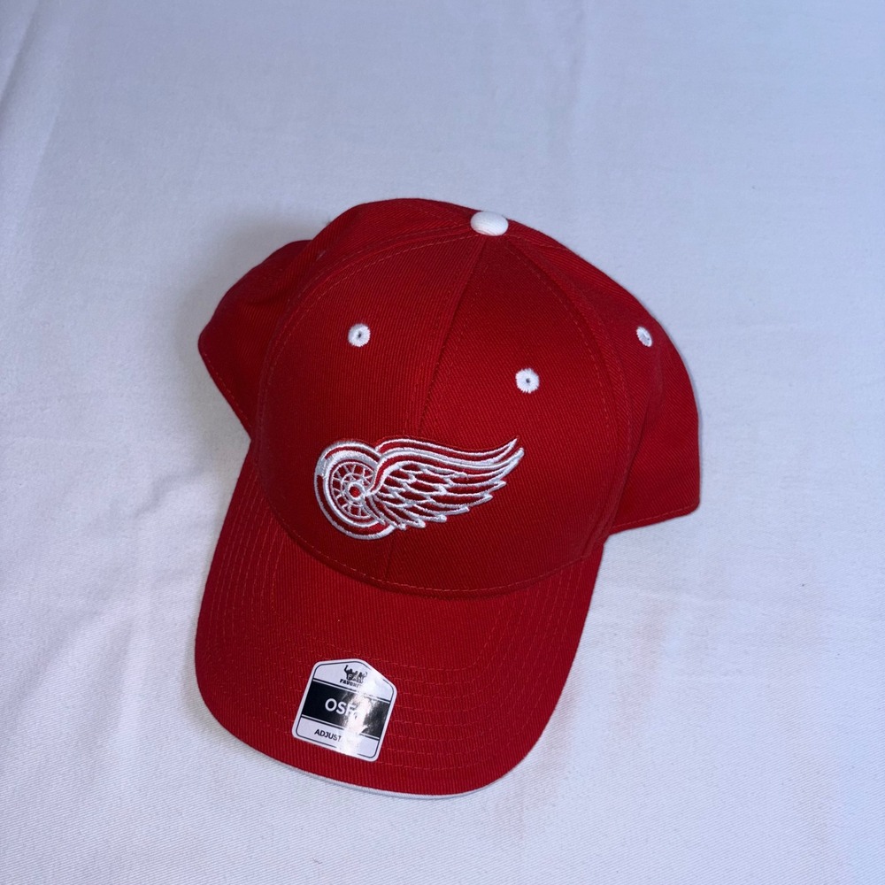 Fan Favorite Detroit Red Wings OSFA Red NEW NHL Snapback Embroidered Hat